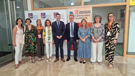 Rodríguez de Vera da la bienvenida a los asistentes a unas jornadas de la FEMP sobre cuidados en la comunidad, “un reto donde el Ayuntamiento tiene un papel fundamental”