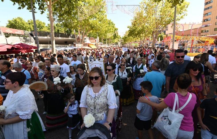 Ayer fue un “día histórico” en el que se batió “récord absoluto de asistencia” a la Feria con 430.000 personas transitando por el Recinto Ferial y sin incidentes