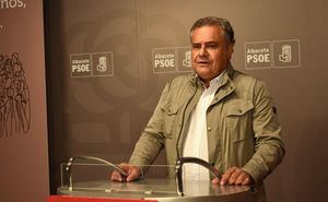 El PSOE lamenta que han pasado dos semanas desde que quedó demostrado que Manuel Serrano mintió para ganar las Elecciones y ni tan siquiera ha pedido perdón