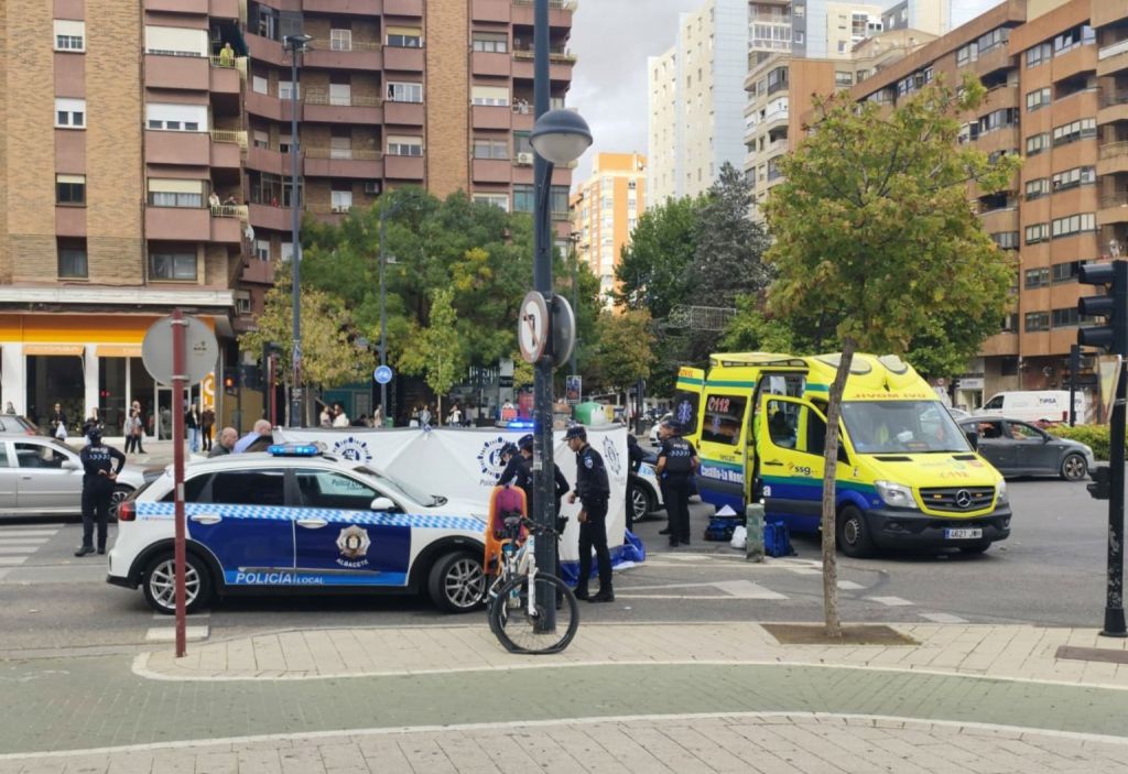 Sucesos.- Fallece una mujer al ser atropellada por un turismo en Albacete mientras circulaba en bicicleta