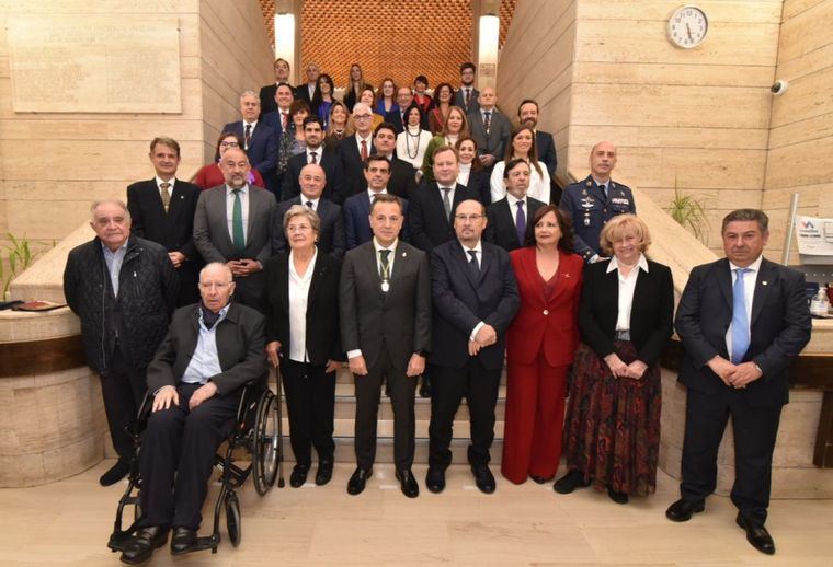 Condecoraciones y homenajes marcan la celebración del Día de la Ciudad en Albacete