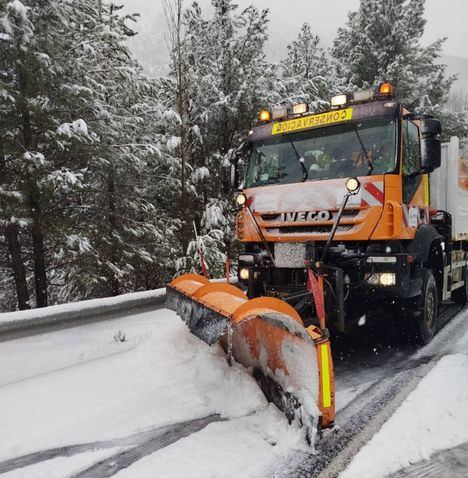 Cuarenta vehículos, 75 efectivos y 800 toneladas de sal, dispositivo ante la previsión de nieve en provincia de Albacete