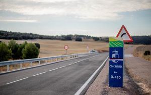 El Gobierno regional renovará 68.000 señales verticales de la Red de Carreteras de Castilla-La Mancha