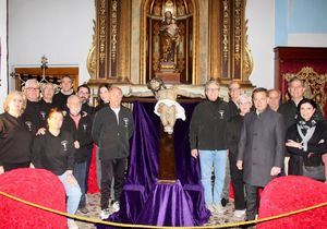 El alcalde destaca el valor histórico y devocional de la Cofradía del Silencio y Santo Vía Crucis en su 75 aniversario