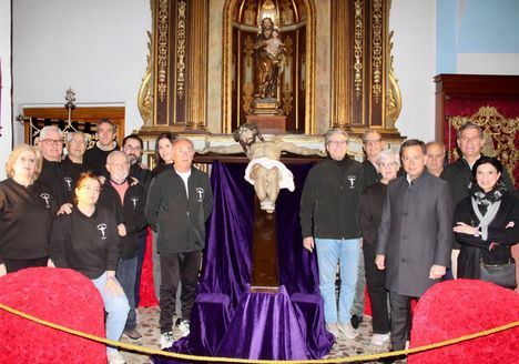 El alcalde destaca el valor histórico y devocional de la Cofradía del Silencio y Santo Vía Crucis en su 75 aniversario