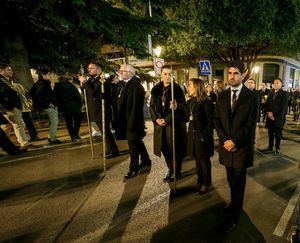 José González participa en la solemne Procesión del Santo Entierro de Albacete, reflejo de una Semana Santa abierta y en constante crecimiento