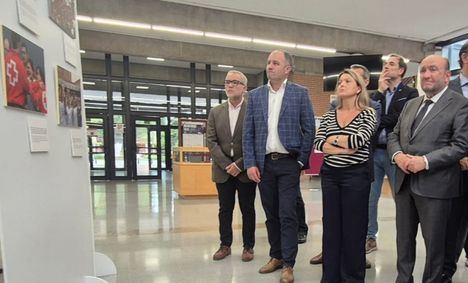 Rodríguez de Vera invita a recordar a las víctimas del 11M en una emotiva exposición en Albacete