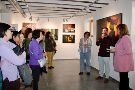 Llanos Navarro invita a la ciudadanía a reflexionar sobre el exilio en la exposición ‘El camino está en mi cabeza’