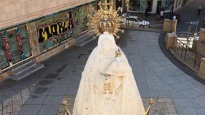 El Ayuntamiento trabaja junto a la Fundación La Caixa para reponer la imagen del Triunfo de la Virgen y recuperar el monumento