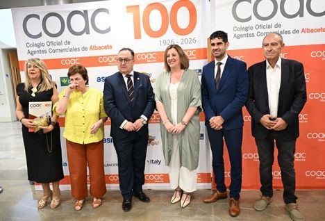 El Gobierno regional destaca el papel esencial del agente comercial para conectar la industria y el comercio, que aporta el 21% del PIB de Albacete