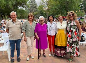 La concejala Llanos Navarro inaugura las fiestas de La Pajarita y destaca su importancia comunitaria
