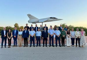 Albacete rinde homenaje a su tradición aeronáutica con la inauguración del avión Mirage F1