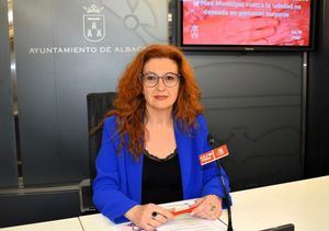 El PSOE denuncia la “hipocresía” de Manuel Serrano, que “se hace la foto” con las personas mayores mientras “guarda en un cajón” la Estrategia contra la Soledad No Deseada