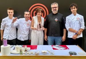 Elena Serrallé asiste al antorchasMasterChef que “ahonda en la vertiente gastronómica de un festival de éxito en Albacete”