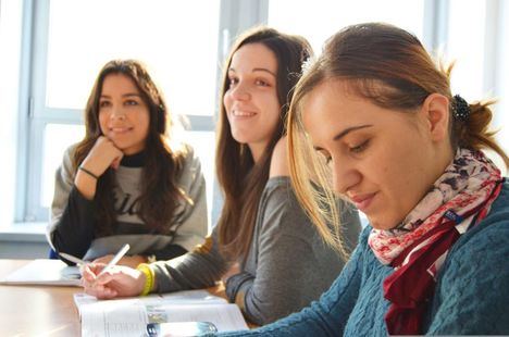 El Gobierno de Castilla-La Mancha impulsa el voluntariado para combatir el abandono escolar entre jóvenes vulnerables