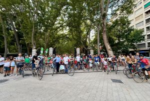 Francisco Navarro reivindica la apuesta decidida del Ayuntamiento por una movilidad sostenible durante su participación en una nueva edición de ‘En Bici a la Feria’