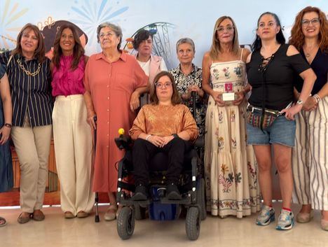 La Diputación de Albacete se suma al homenaje a Carmina Belmonte y Lola Serrano de la mano de la asociación LUNA