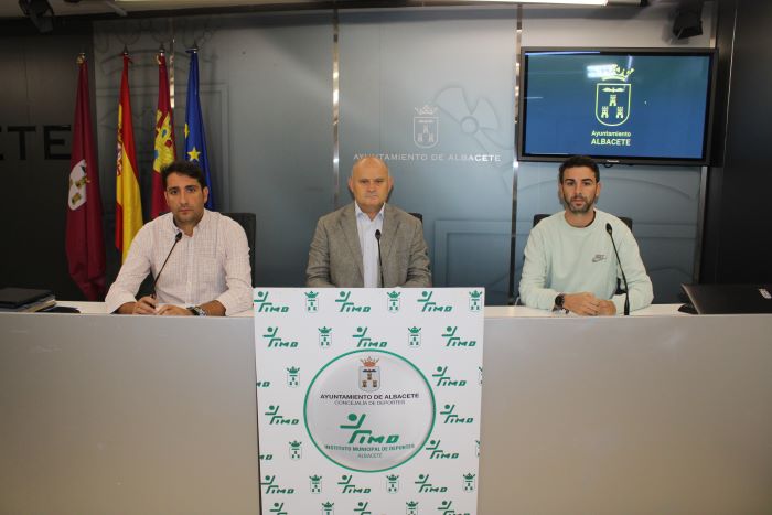 Villaescusa presenta el Campeonato Regional de Cross, “una prueba autonómica con nivel nacional, en la que correrán casi 1.000 atletas”