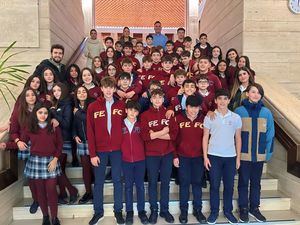 Un grupo de 60 alumnos del colegio Nuestra Señora del Rosario visita el Ayuntamiento
 