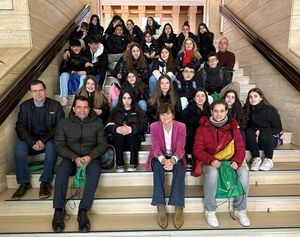 La concejala de Cultura recibe a un grupo de estudiantes italianos y les anima a disfrutar “la buena acogida de los albaceteños”