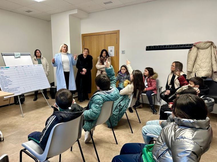El Ayuntamiento imparte medio centenar de ‘aulas de corresponsabilidad’ para fomentar la igualdad de niños y niñas en el ámbito doméstico