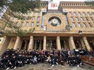 El alcalde Manuel Serrano impulsa la campaña Sang Valentín en el Museo de la Cuchillería para fomentar la donación de sangre