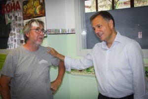 El alcalde Manuel Serrano visita obras de mantenimiento y mejoras en colegios de la ciudad, que cuentan con una inversión de casi 400.000 euros por parte del Ayuntamiento
