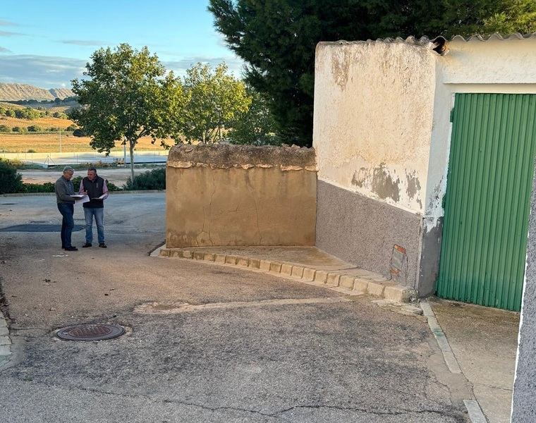 El Ayuntamiento contrata la limpieza viaria en cuatro pedanías para garantizar el mejor servicio en todos los barrios rurales