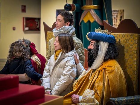 Los Carteros Reales recogen las últimas cartas de los niños y niñas de Albacete en el Museo Municipal