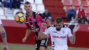 El Albacete intentará ganar al Granada para recuperar la senda de la permanencia