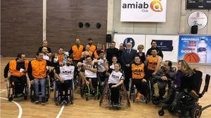 Manuel Serrano felicita al BSR AMIAB por clasificarse para los cuartos de final de la Champions League de Baloncesto en Silla de Ruedas y quedar primero de grupo