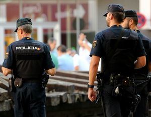 La Policía detiene a 28 personas en Badajoz, Jerez, Albacete, Madrid y Barcelona por la trama de apuestas amañadas que lideraban dos exfutbolistas
 