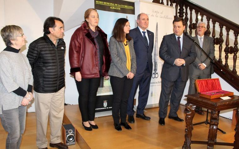 El Museo de la Cuchillería de Albacete recibe unas tijeras de 1743 del artesano Ignacio Munera