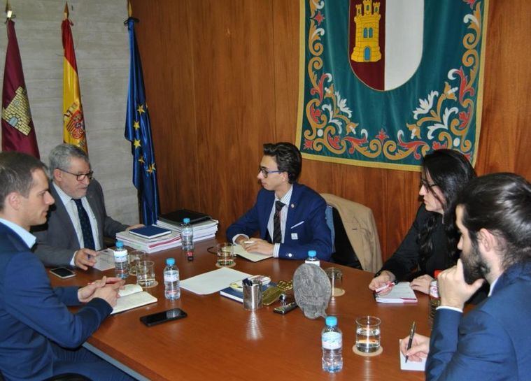 La Junta aprueba anticipos a UCLM para pagar nóminas y becas y avanza que 'en pocos días' tendrá parámetros de la auditoría