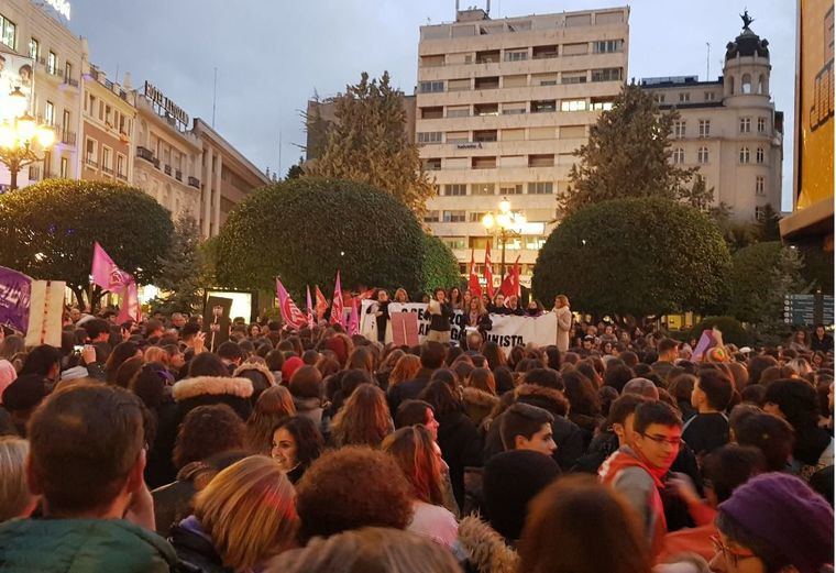 Miles de personas se manifiestan en Castilla-La Mancha por el Día de la Mujer reclamando 'igualdad real' entre hombres y mujeres