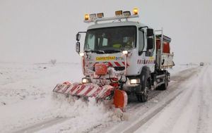 La nieve dejó aislados a tres turismos y a un autobús con niños en Albacete