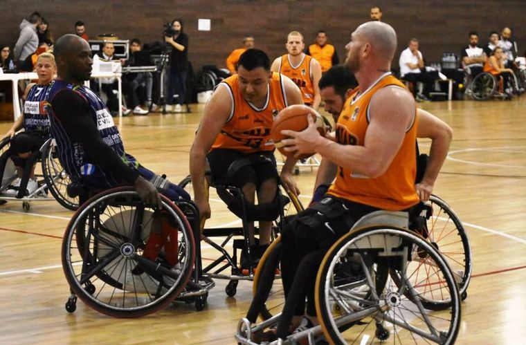 Derrota del BSR Amiab Albacete ante el Amfiv en un partido muy disputado (78-87)