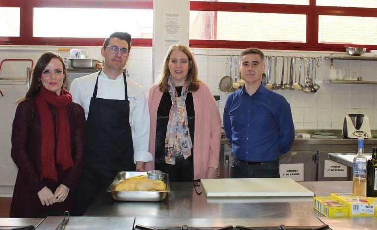 Llanos Navarro asegura que el curso de cocina organizado por la Asociación de Celiacos de Castilla-La Mancha en Albacete ayudará a las familias albaceteñas