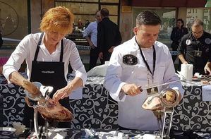 Este domingo, II concentración de cortadores de jamón en Albacete a beneficio de ACEPAIN