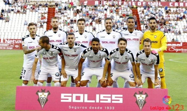 El Albacete del “amarrategui” Martín, pierde y aburre. Mientras el “antiguo delegado de campo del Málaga” busca entrenador para la próxima temporada.