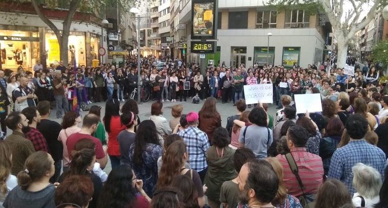 Plataformas feministas de la región se concentran en varias ciudades en protesta por la condena impuesta a 'La Manada'