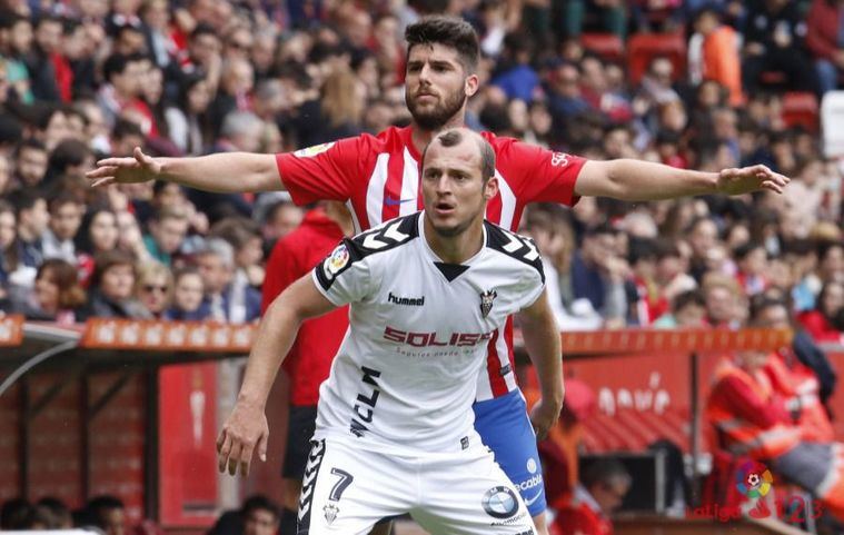 2-1. Pese a realizar una gran primera parte, el Albacete no pudo puntuar en Gijón