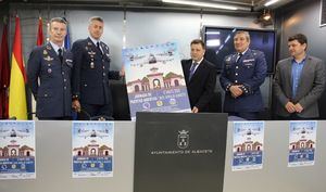 El alcalde invita a los albaceteños a participar en la Jornada de Puertas Abiertas que tendrá lugar el próximo día 12 en la Base Aérea de Albacete