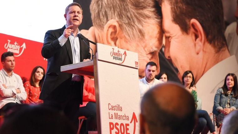 Page entra en precampaña ante 1.500 personas y apuntando a Cospedal: 'Estoy haciendo lo contrario que ella'