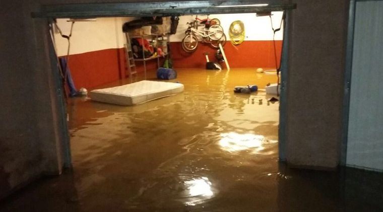Enorme tromba de agua en La Gineta que ha producido numerosas inundaciones