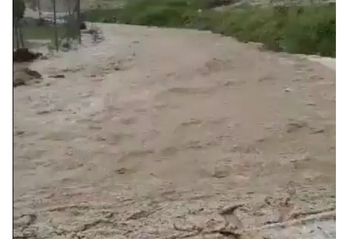 Impresionante tromba de agua que deja anegadas las localidades de Balazote y Lezuza, y enorme granizada en Hellín