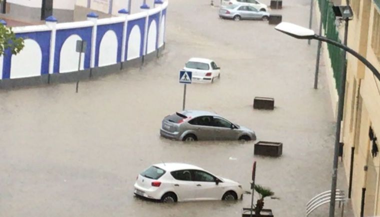 Desalojada la tercera planta del Hospital de Hellín por una impresionante tromba de agua