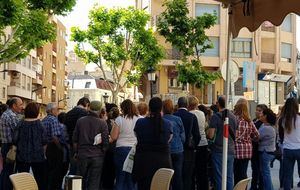 Casi 100 afectados por el cierre de la clínica iDental de Albacete se reunen para crear una plataforma que defienda sus derechos