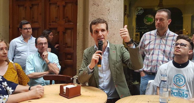 Pablo Casado pide en Albacete que 'haya libertad' y que ningún candidato hable en nombre de una comunidad o una provincia