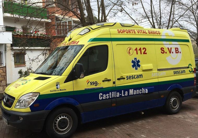 Trasladan al hospital de Albacete a un varón que fue agredido con un martillo